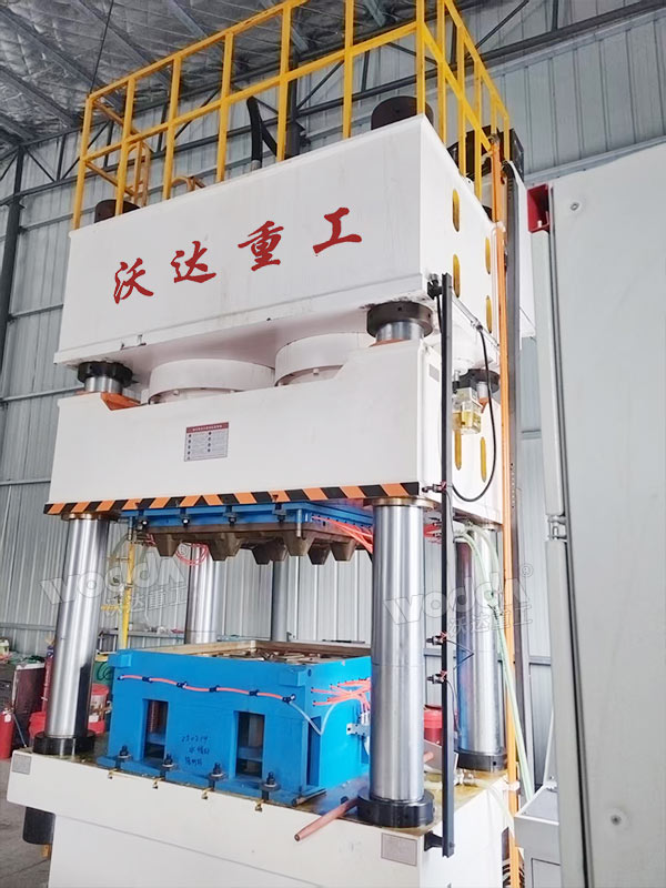 1600噸塑料托盤(pán)液壓機(jī)