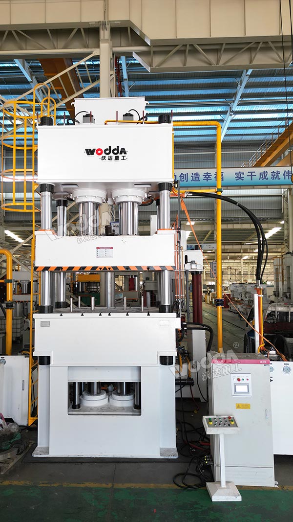 630噸四柱液壓機（液壓墊）